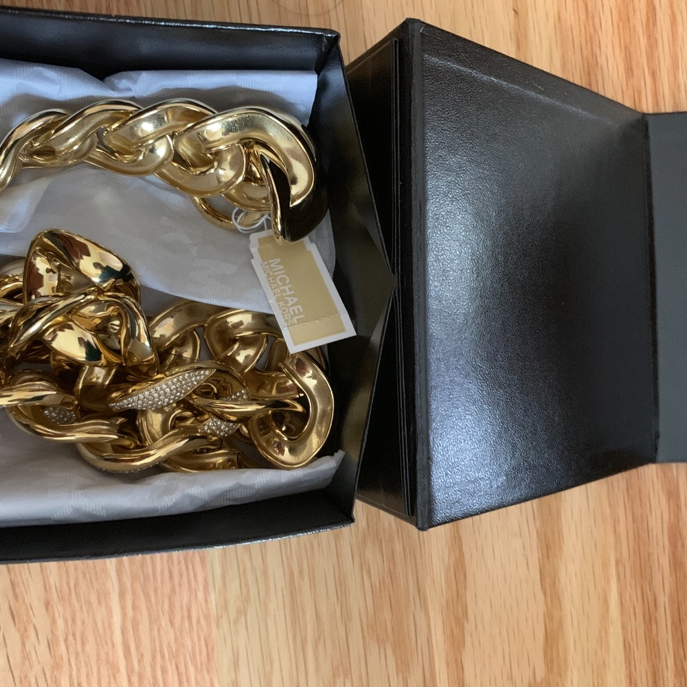 NWT Michael Kors Gold & Diamond Statement Necklace - Picture 2 of 4
